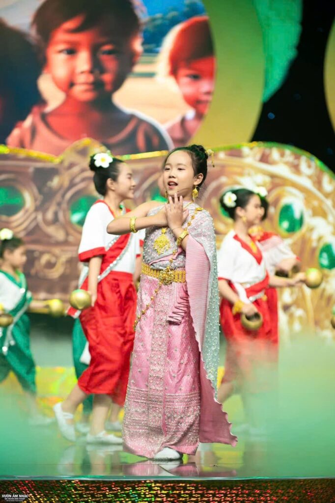 Helen Vu – Shining child star